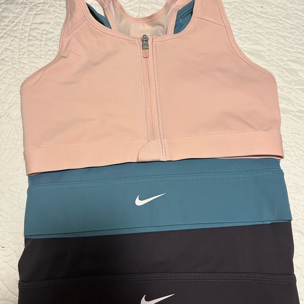 Nike sport bra size medium